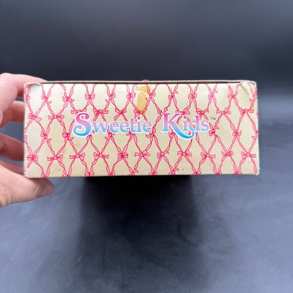 Vintage 1990 Sweetie Kids Doll Shelf Worn Box - Picture 9 of 12